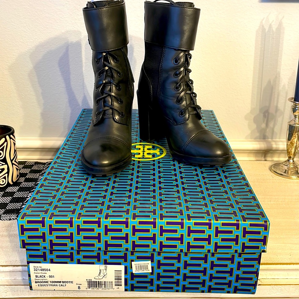 Tory Burch Broome bootie in black size 8